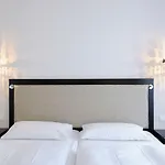 Hotel An Der Oper 4*