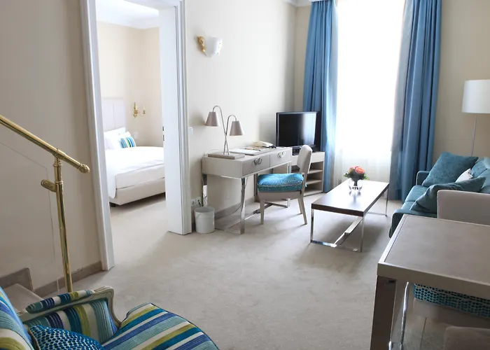 アン デア オーパ ホテル 4*