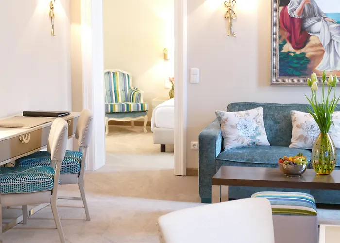 ホテル アン デア オーパ