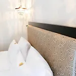 An Der Oper Otel