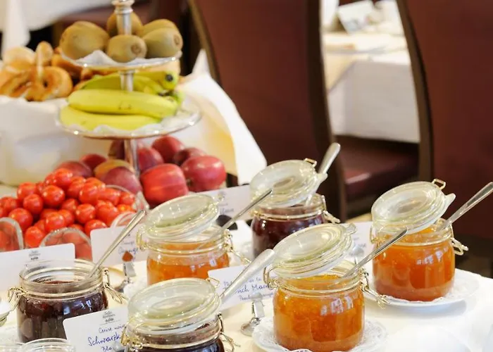 Hotel An Der Oper 4*