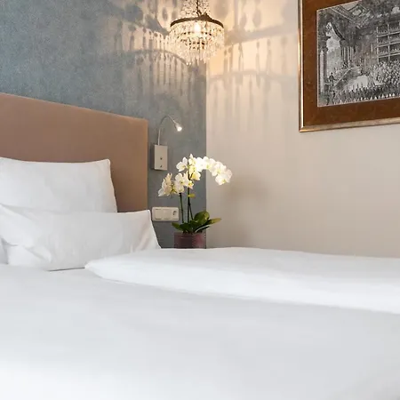 Hotel An Der Oper 4*