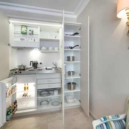 Hotel An Der Oper 4*